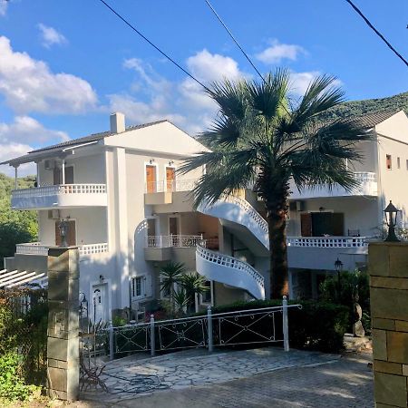 Golden Sun Lejlighedshotel Parga Eksteriør billede