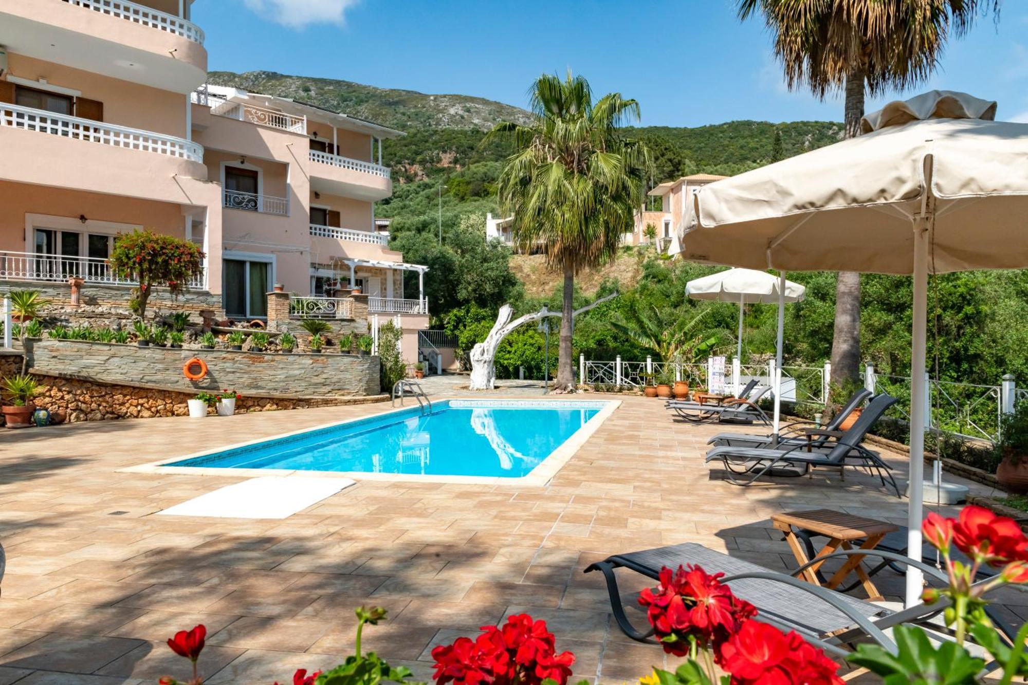 Golden Sun Lejlighedshotel Parga Eksteriør billede
