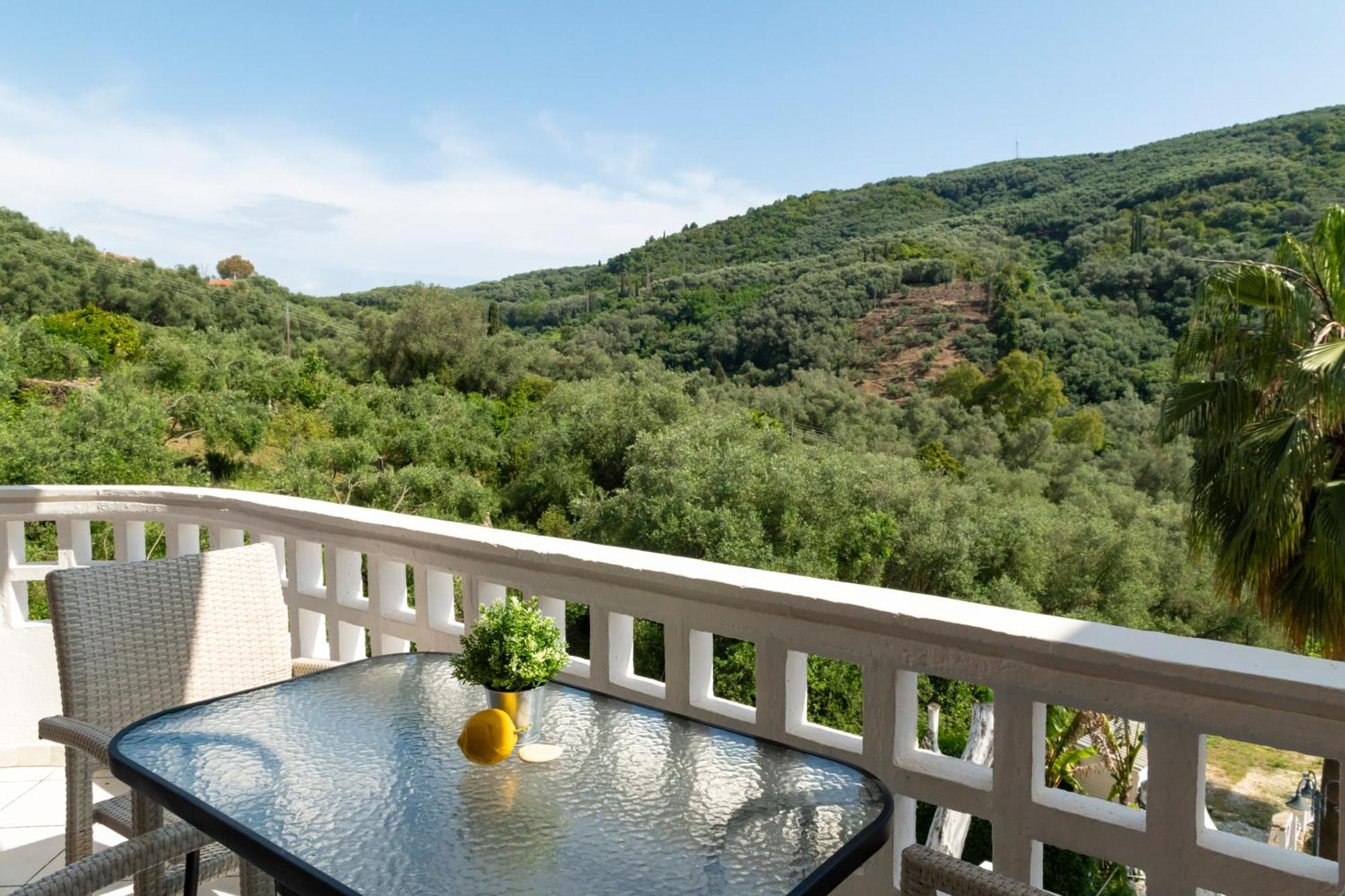 Golden Sun Lejlighedshotel Parga Eksteriør billede