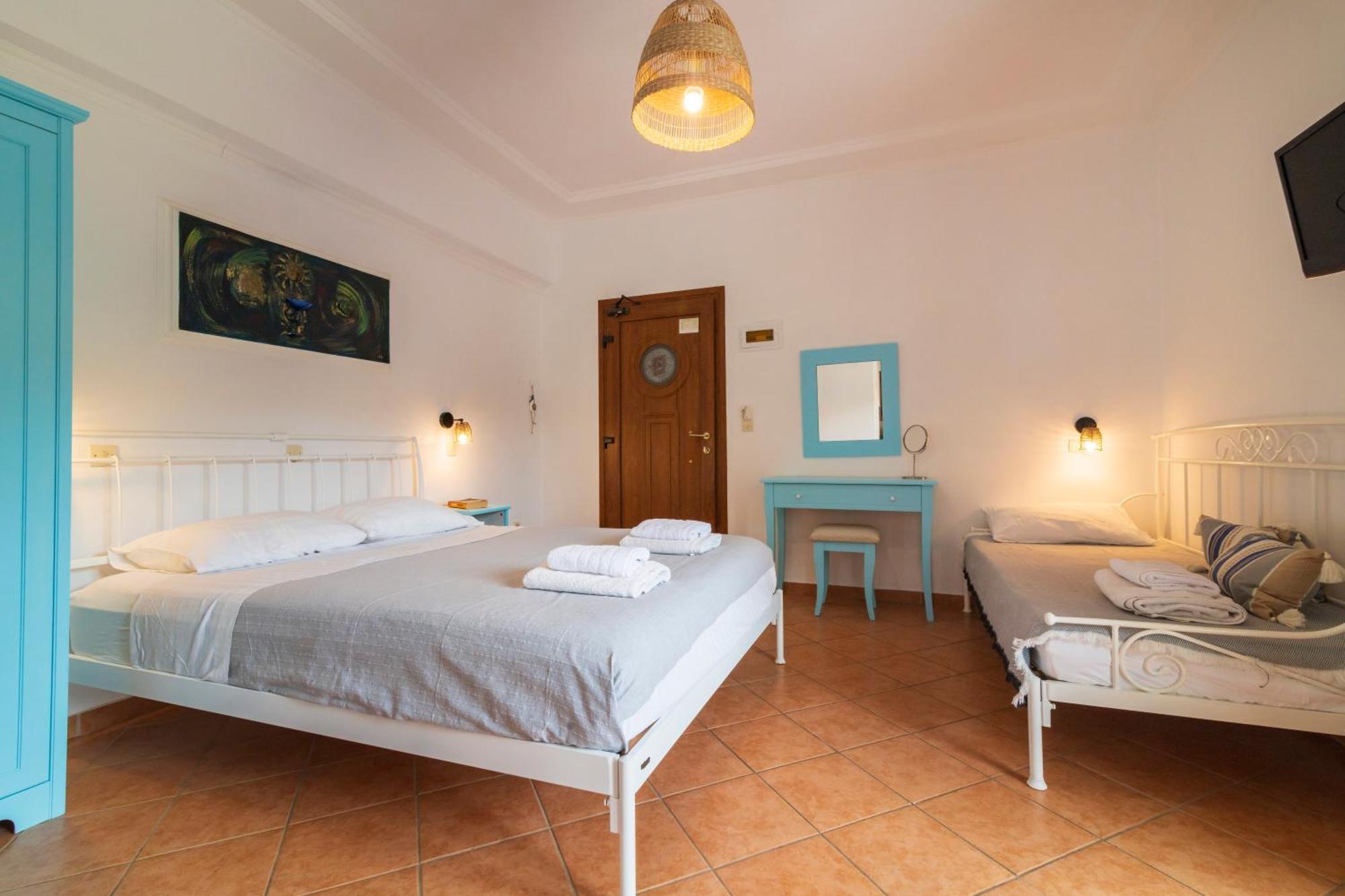 Golden Sun Lejlighedshotel Parga Eksteriør billede