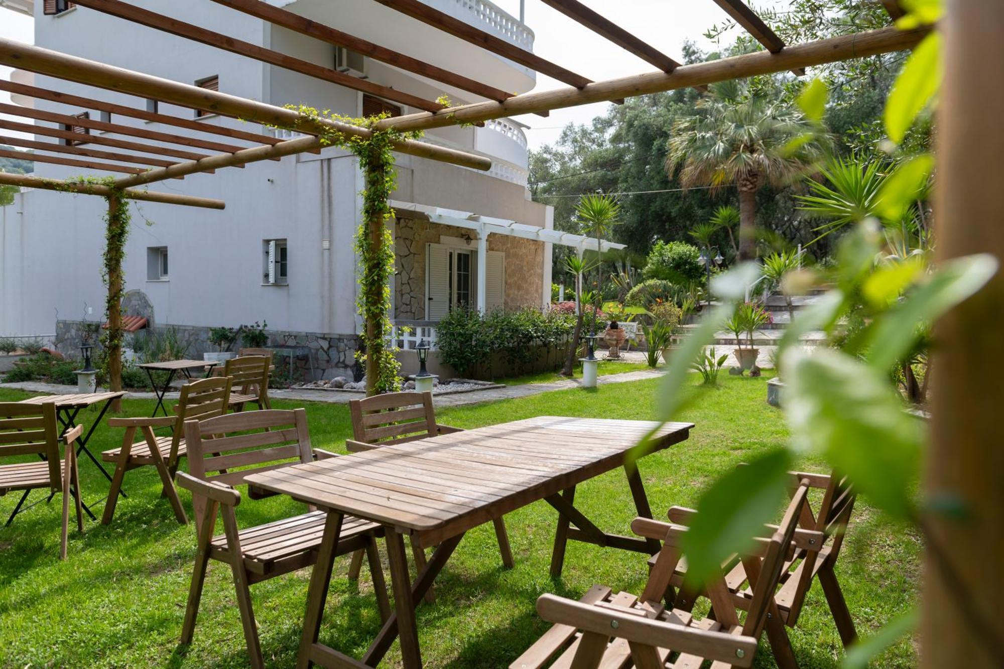 Golden Sun Lejlighedshotel Parga Eksteriør billede